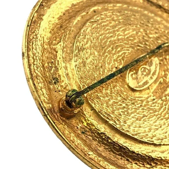CHANEL Gold Brooch - Picture 6 of 11
